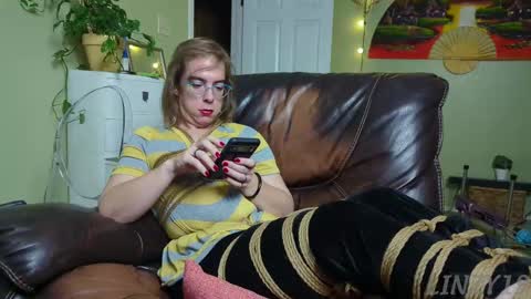 Linzy19 online show from September 14, 3:49 am