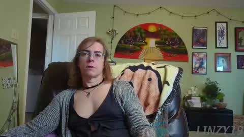 Linzy19 online show from September 25, 1:59 pm