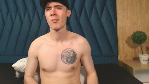 Lio online show from April 12, 3:11 am