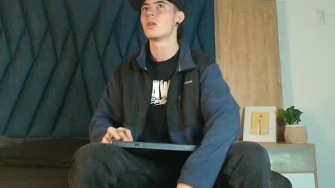 Lio online show from April 14, 3:23 am