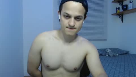 Snapshot of lioncluess chatting on October 28, 8:40 am Lion Cluess online show from October 28, 8:40 am