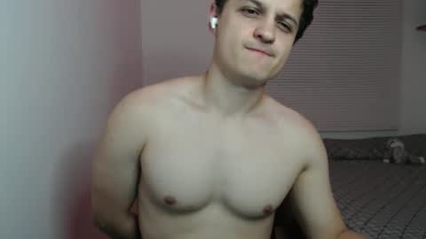 Snapshot of lioncluess chatting on November 10, 10:53 pm Lion Cluess online show from November 10, 10:53 pm