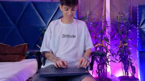 LION FOSTER online show from December 18, 10:05 pm