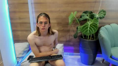 Lior evan online show from May 23, 2:17 am