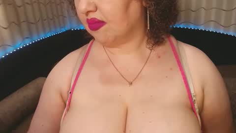 Snapshot of lipsaddiction chatting on March 2, 2:46 pm LIpsAddiction online show from March 2, 2:46 pm