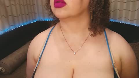 Snapshot of lipsaddiction chatting on March 17, 2:09 pm LIpsAddiction online show from March 17, 2:09 pm