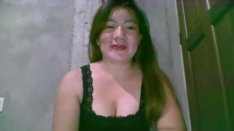 Snapshot of lipsofangel16 chatting on January 9, 1:56 pm im cherry online show from January 9, 1:56 pm