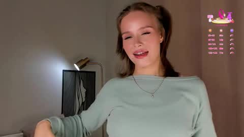 Snapshot of lipswithsweetonthem chatting on September 9, 1:16 am Lina online show from September 9, 1:16 am