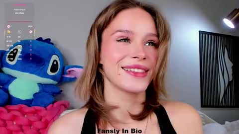 Snapshot of lipswithsweetonthem chatting on October 14, 1:28 am Lina online show from October 14, 1:28 am