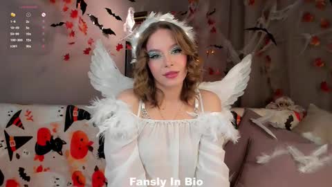 Snapshot of lipswithsweetonthem chatting on October 31, 1:39 am Lina online show from October 31, 1:39 am