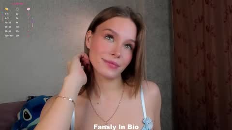 Snapshot of lipswithsweetonthem chatting on November 7, 1:16 am Lina online show from November 7, 1:16 am