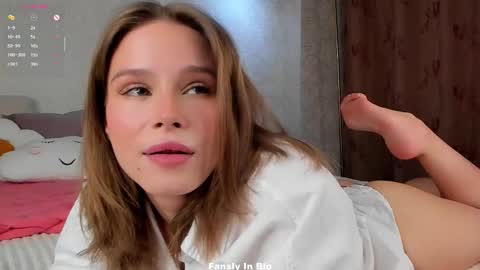 Snapshot of lipswithsweetonthem chatting on November 25, 1:16 am Lina online show from November 25, 1:16 am