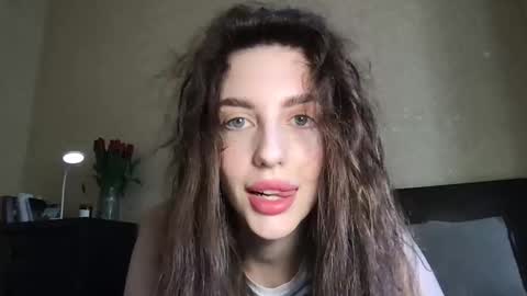 lipsylolly online show from March 9, 8:51 am