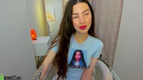 Lira revery online show from December 5, 12:19 am