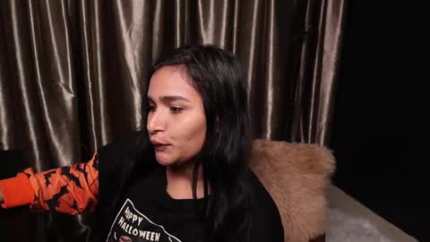 Snapshot of lireesa chatting on December 2, 7:25 am Lire online show from December 2, 7:25 am