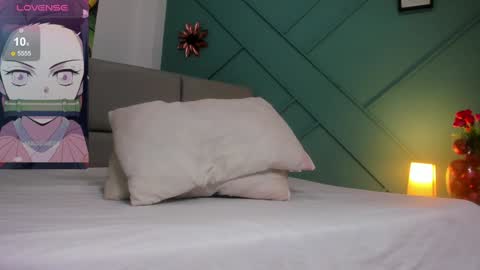 Snapshot of lirioswiitt_ chatting on December 16, 12:38 pm lirius online show from December 16, 12:38 pm