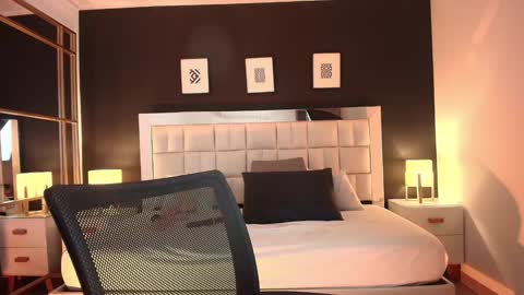 Lisa online show from February 5, 3:09 pm