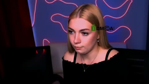 Lisa online show from May 11, 2:45 pm