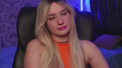 lisa_elfy online show from December 16, 11:07 pm