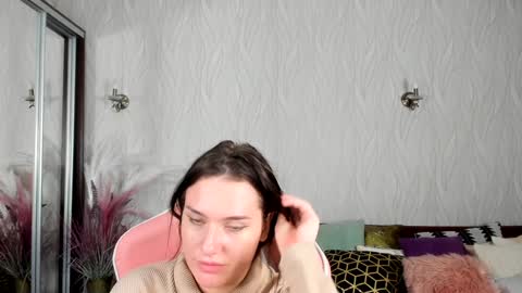 lisa_elfy online show from January 6, 10:05 pm