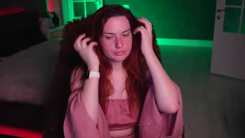 lisa_elfy online show from March 19, 3:38 pm