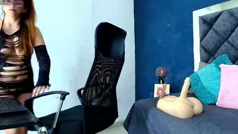 Snapshot of lisa_louis chatting on October 12, 11:15 pm lisa_louis online show from October 12, 11:15 pm