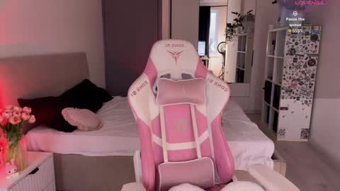 lisa_moons online show from April 22, 3:02 pm