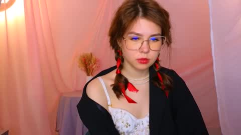  Lisa  online show from February 15, 11:17 am