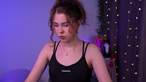  Lisa  online show from November 13, 8:30 pm