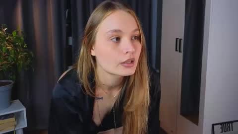 Elisabeth or Lisa online show from September 23, 8:12 pm