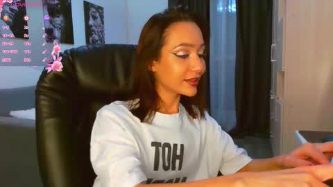 Lisa online show from December 2, 5:19 pm