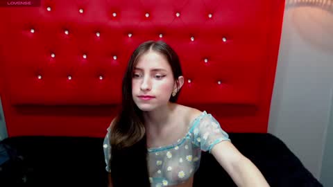 Snapshot of lisa_styleglam chatting on December 15, 12:38 pm Lisa online show from December 15, 12:38 pm