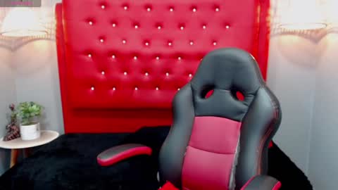 Snapshot of lisa_styleglam chatting on December 29, 3:33 am Lisa online show from December 29, 3:33 am