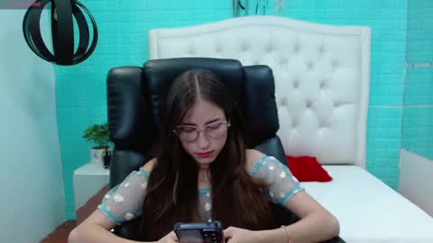 Snapshot of lisa_styleglam chatting on March 12, 1:08 pm Lisa online show from March 12, 1:08 pm