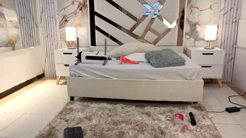 lisa_sweetas online show from April 18, 2:26 am