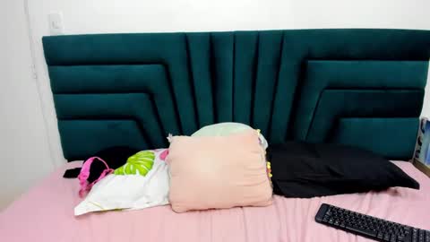 Snapshot of lisa_white_ chatting on March 4, 4:27 am lisa white online show from March 4, 4:27 am