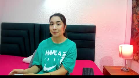 Snapshot of lisa_white_ chatting on January 18, 4:05 am lisa white online show from January 18, 4:05 am