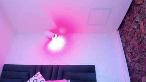 Snapshot of lisa_white_ chatting on February 17, 3:47 am lisa white online show from February 17, 3:47 am