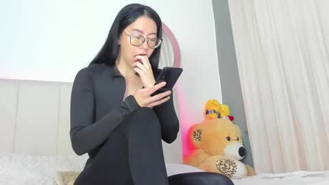 Lisa online show from December 4, 1:25 am