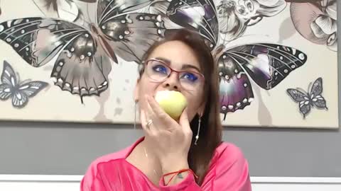 Snapshot of lisagrand chatting on February 5, 2:26 pm Lisa Grand online show from February 5, 2:26 pm