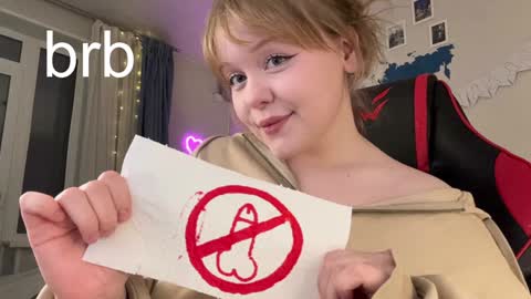 -Lisa- Help me to reach 100 thumbs up3 online show from January 31, 5:42 pm