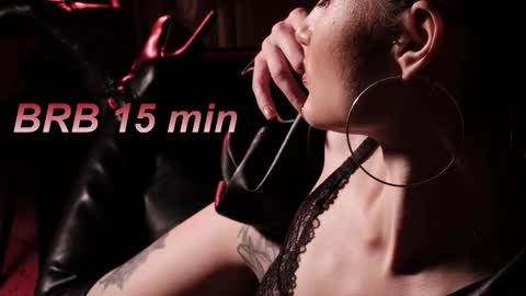 Lisa Moore online show from February 2, 7:51 am