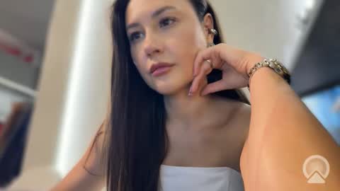 lisandriaaa online show from June 4, 1:39 pm