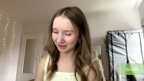 Snapshot of lisasmall chatting on July 4, 4:13 pm lisasmall online show from July 4, 4:13 pm