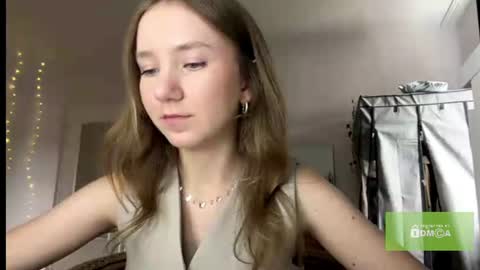 Snapshot of lisasmall chatting on July 18, 4:44 pm lisasmall online show from July 18, 4:44 pm