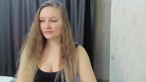 Lisa online show from November 3, 11:15 pm