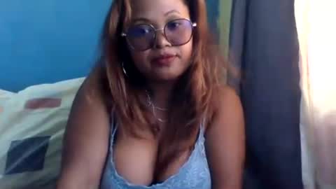 LisaWrams online show from May 11, 6:52 am