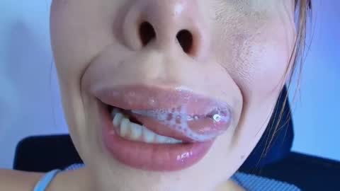 Lisbet online show from February 13, 8:27 pm