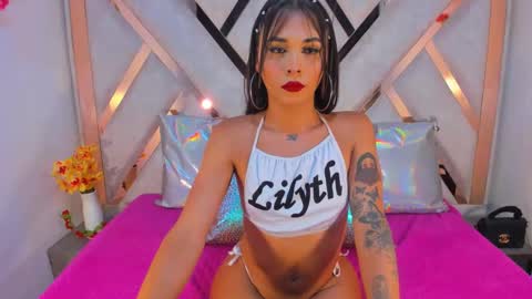 Snapshot of lisbethqueen_ chatting on November 3, 8:32 pm lily online show from November 3, 8:32 pm