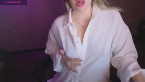 Anna online show from April 8, 10:43 pm